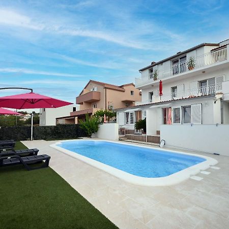 Apartment Mihovilovic 斯拉汀 外观 照片