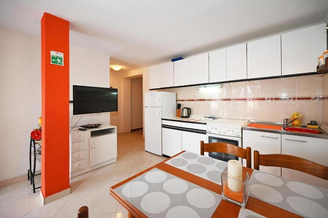 Apartment Mihovilovic 斯拉汀 外观 照片