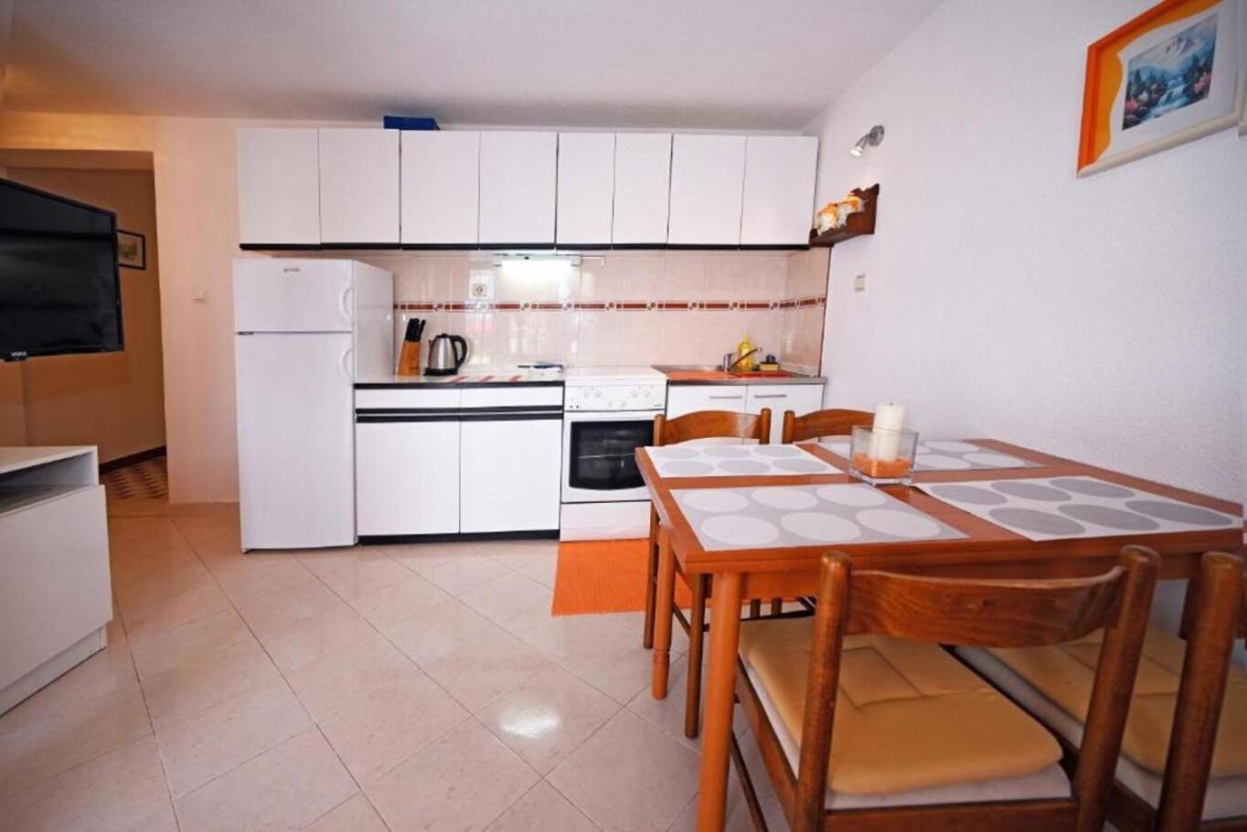 Apartment Mihovilovic 斯拉汀 外观 照片