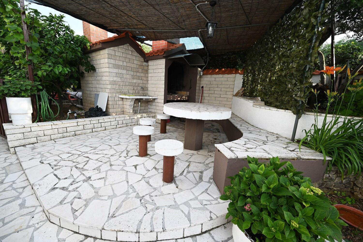 Apartment Mihovilovic 斯拉汀 外观 照片